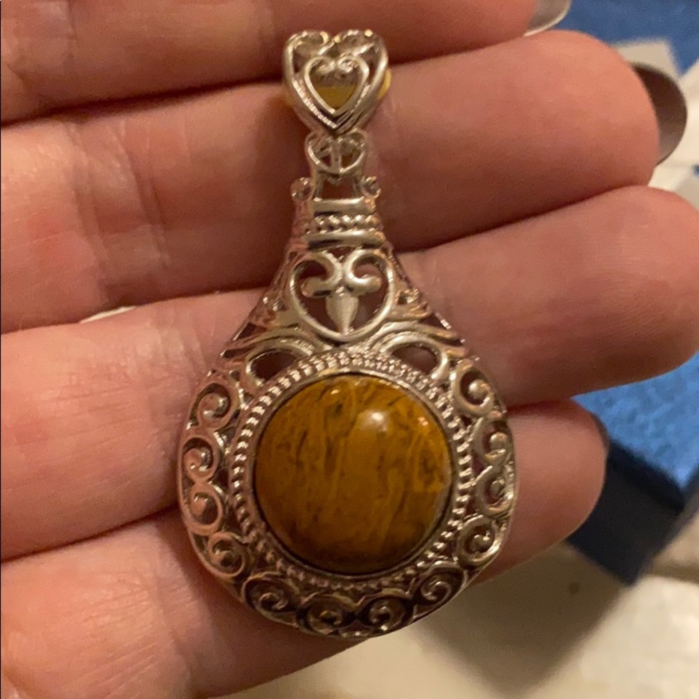 Pendant - Picture 2 of 5